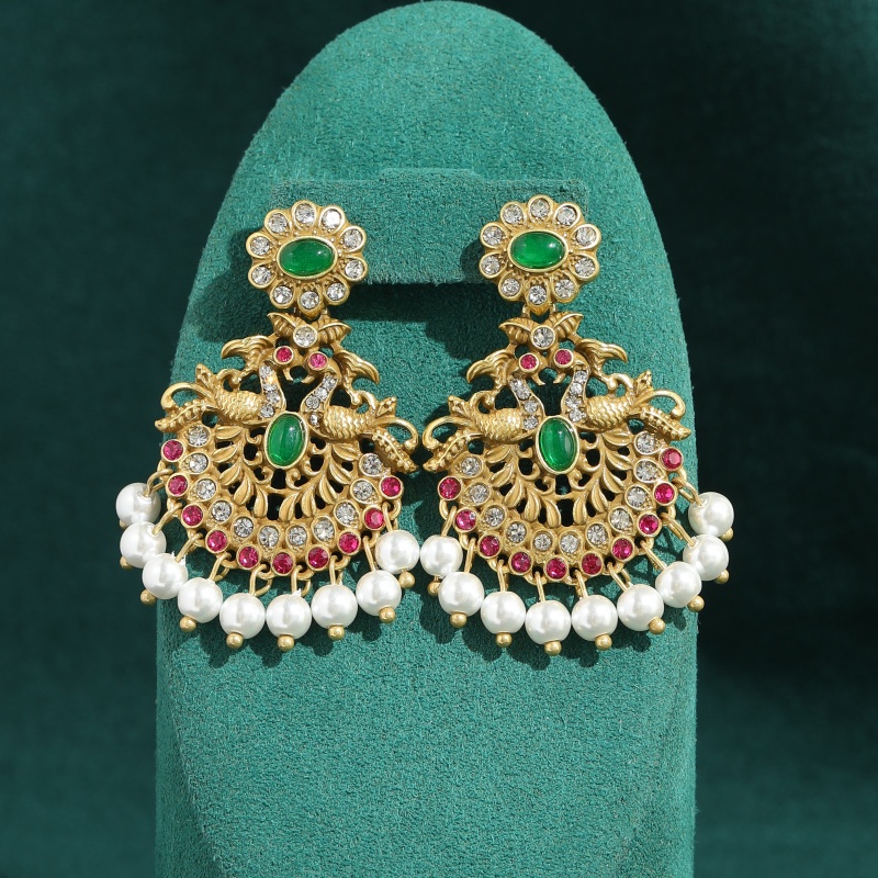 Vintage Fashion Jewelry Brands - Vintage Emerald Pearl Tassel Earrings Gold